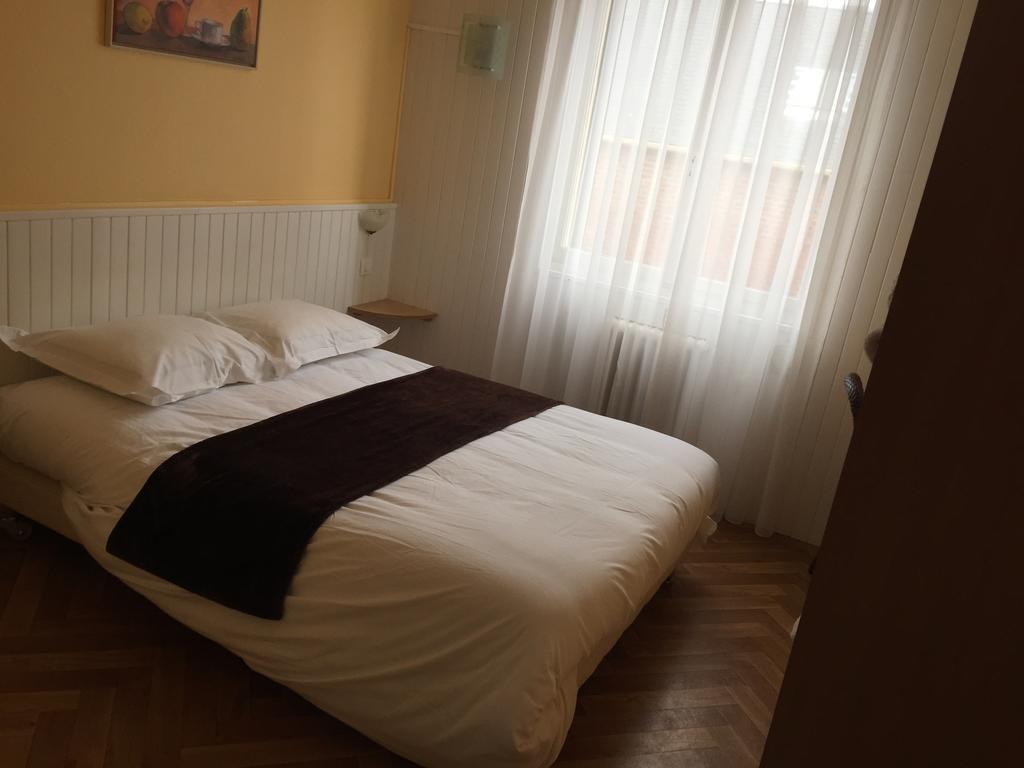 Arcantis Hotel La Residence Сержи Экстерьер фото